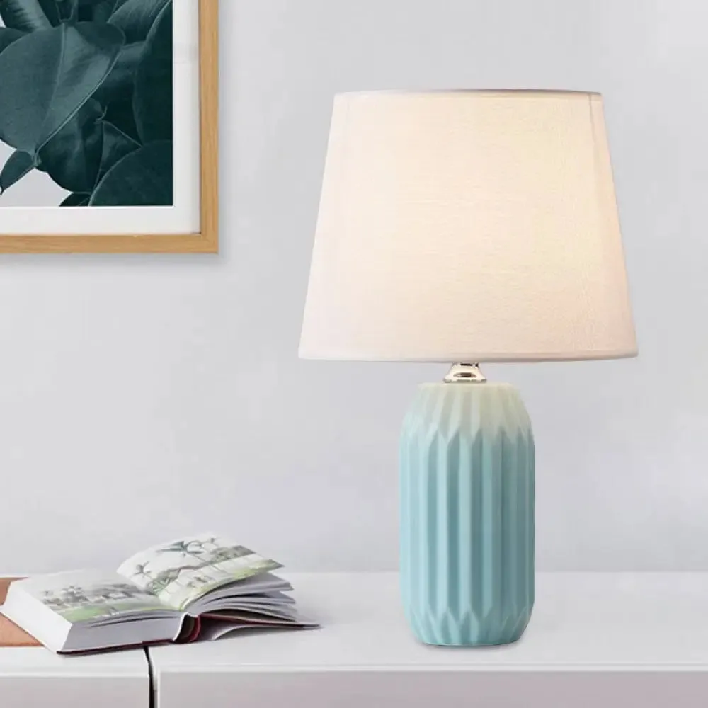 Asellus Primus - Nordic Table Lamp
