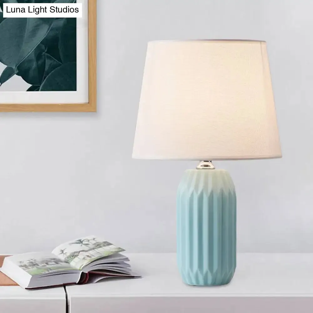 Asellus Primus - Nordic Table Lamp