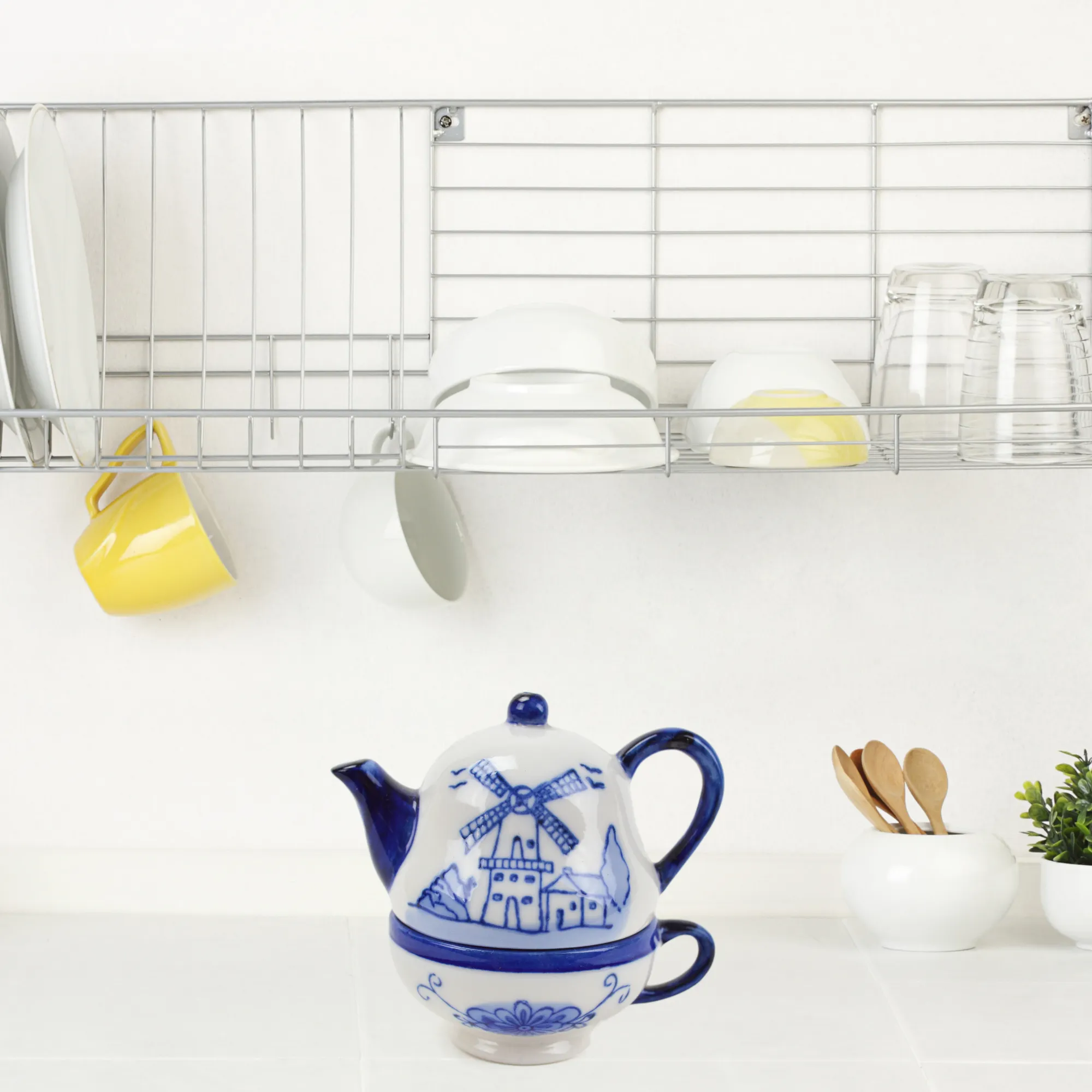 Ceramic Salt and Pepper Shakers: Tea Cup/Pot