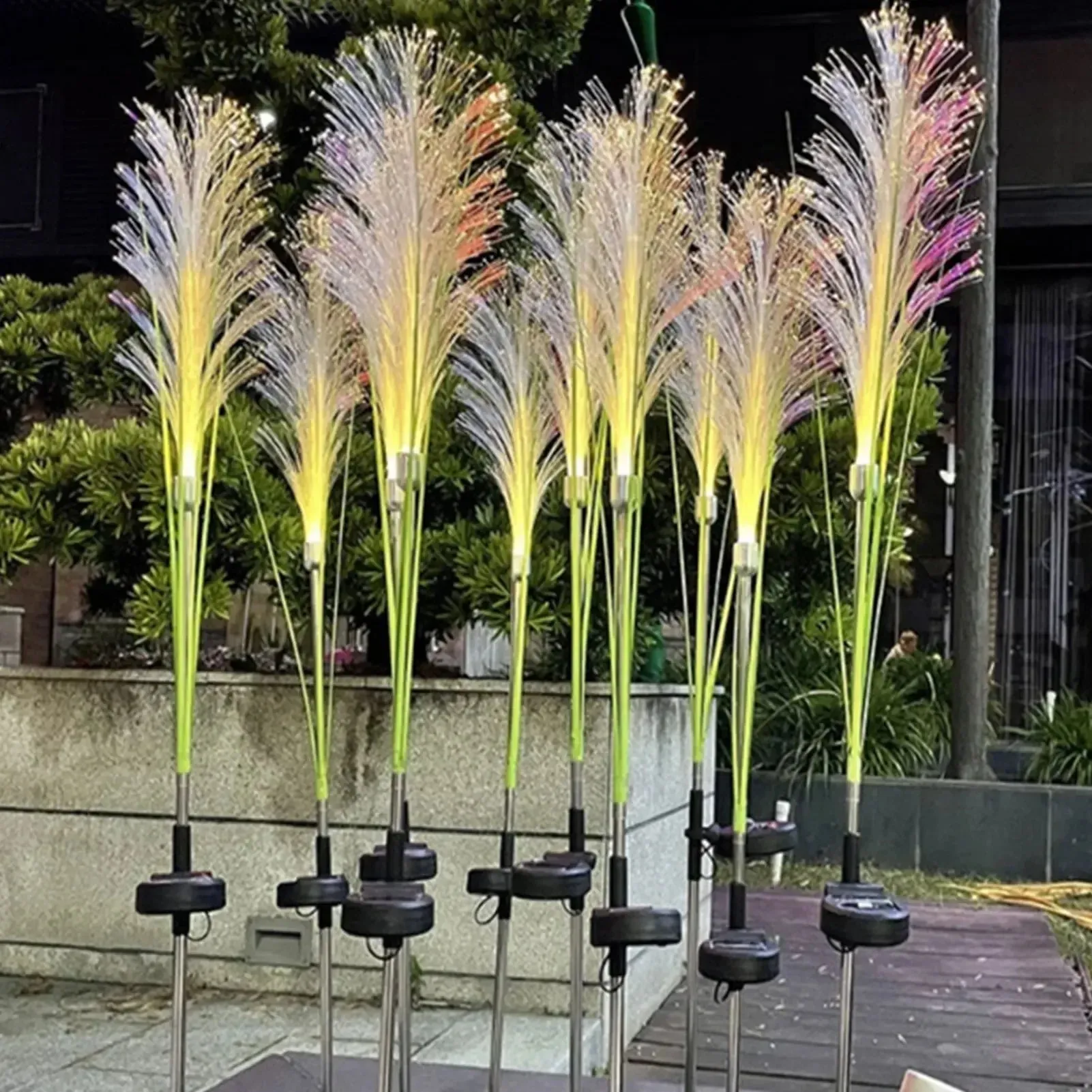 LED Solar Garden Reed Lamp.